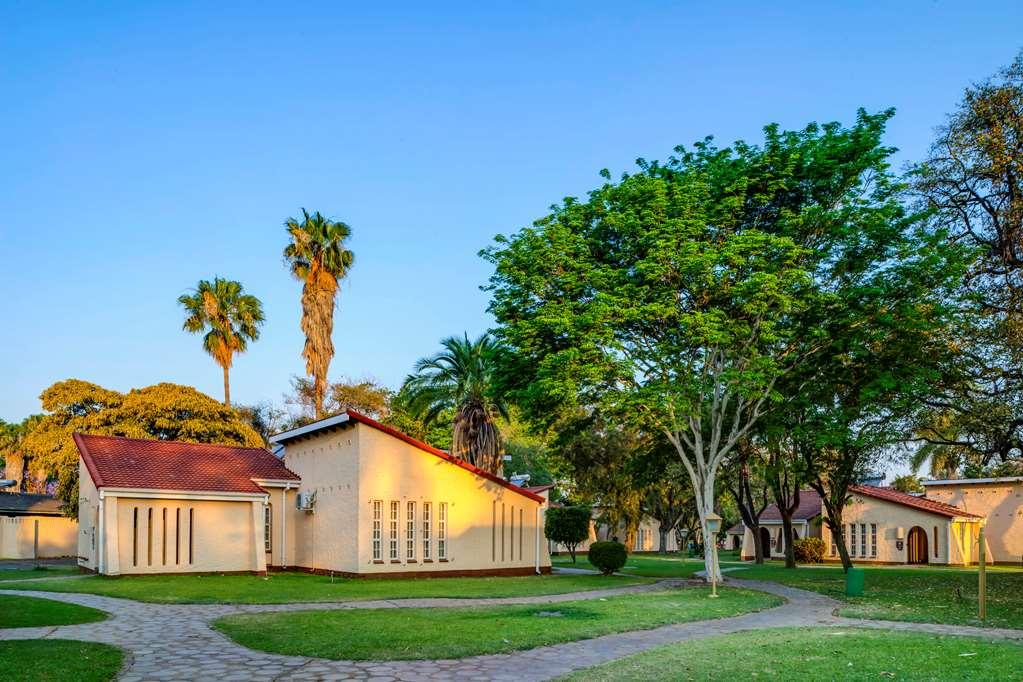 Kadoma Hotel & Conference Centre Экстерьер фото