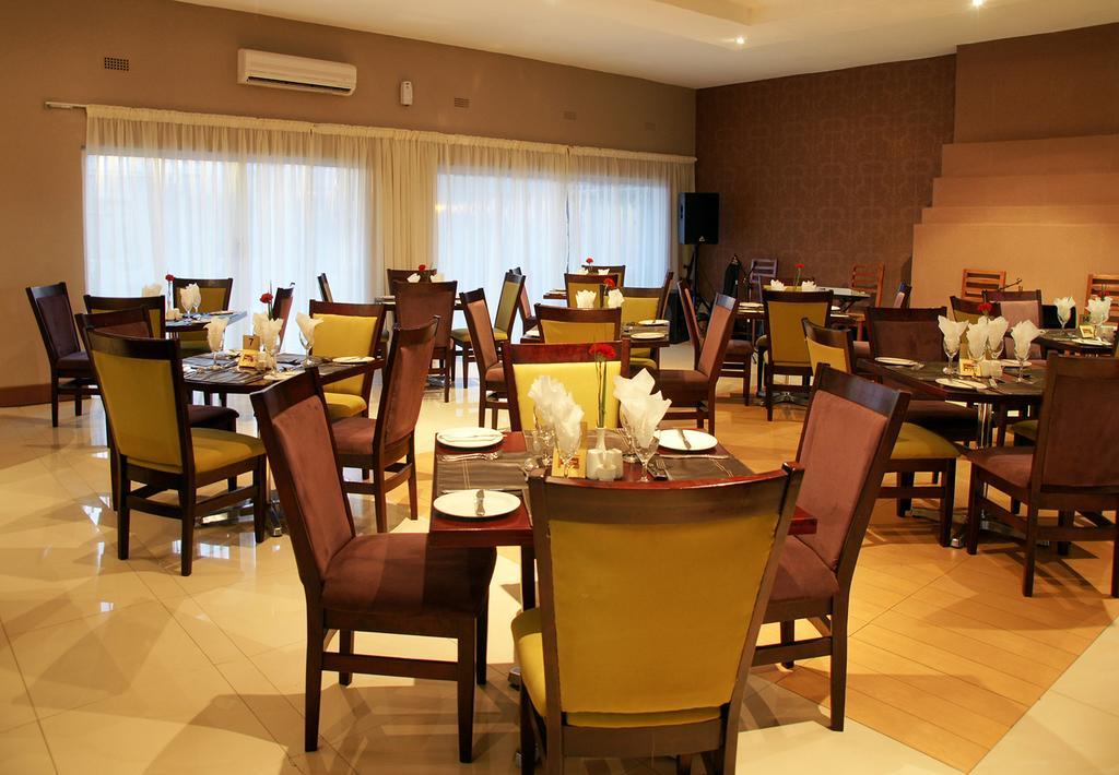 Kadoma Hotel & Conference Centre Экстерьер фото