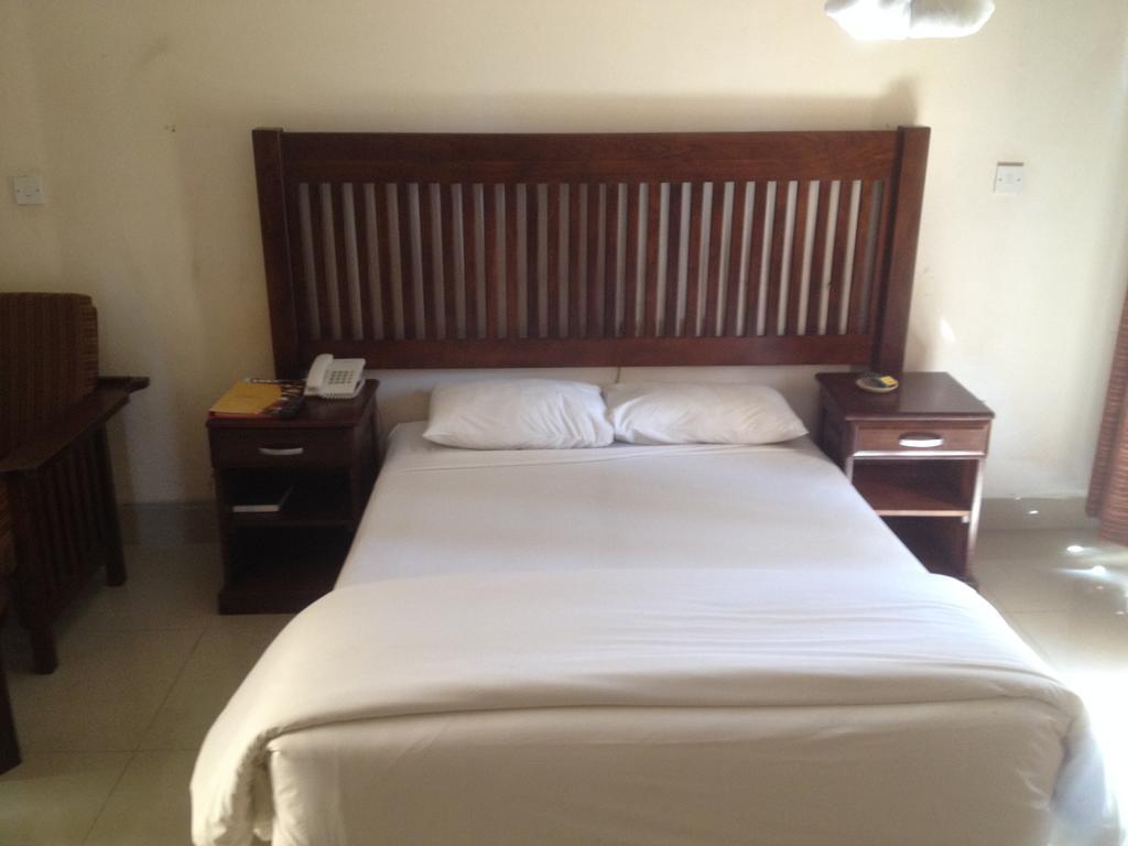 Kadoma Hotel & Conference Centre Экстерьер фото