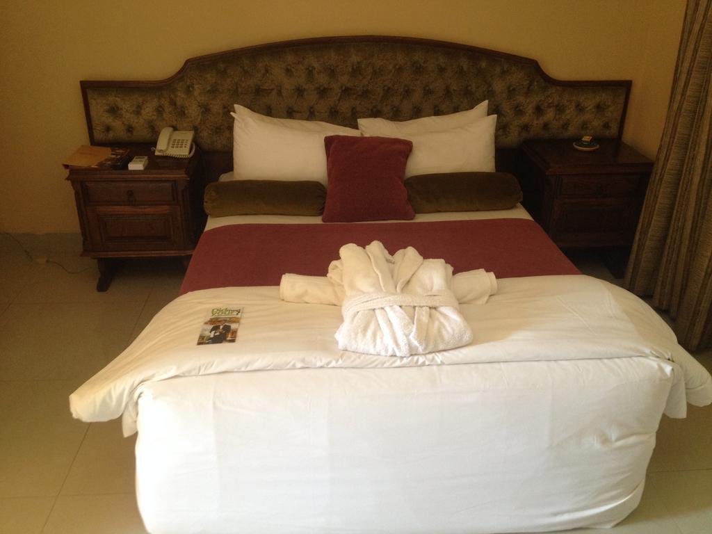 Kadoma Hotel & Conference Centre Экстерьер фото