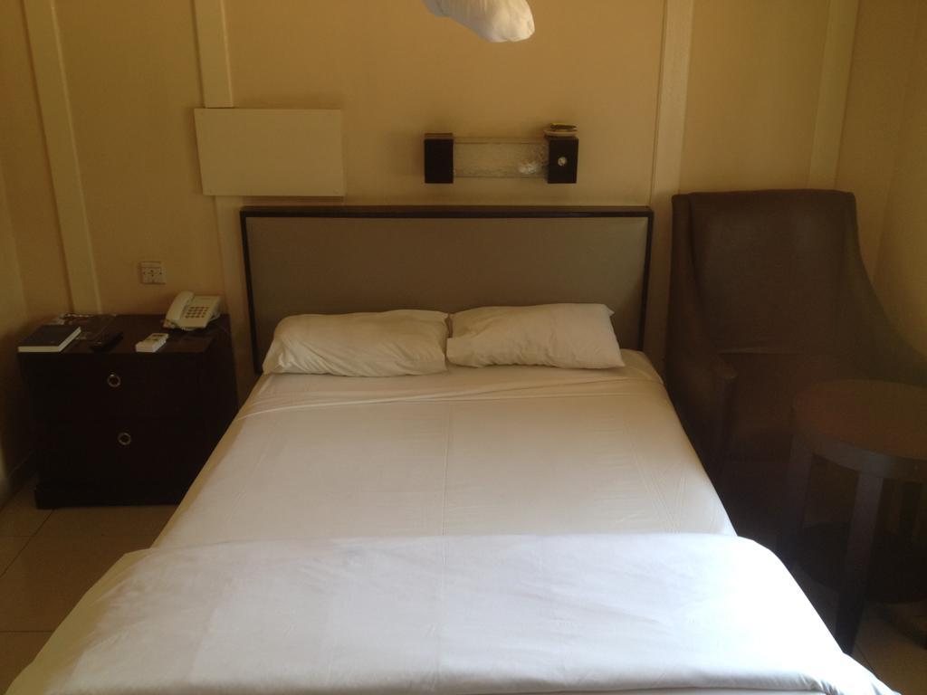 Kadoma Hotel & Conference Centre Экстерьер фото