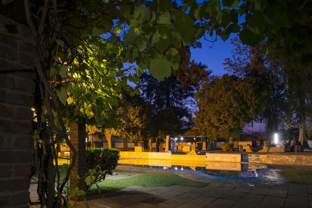 Kadoma Hotel & Conference Centre Экстерьер фото