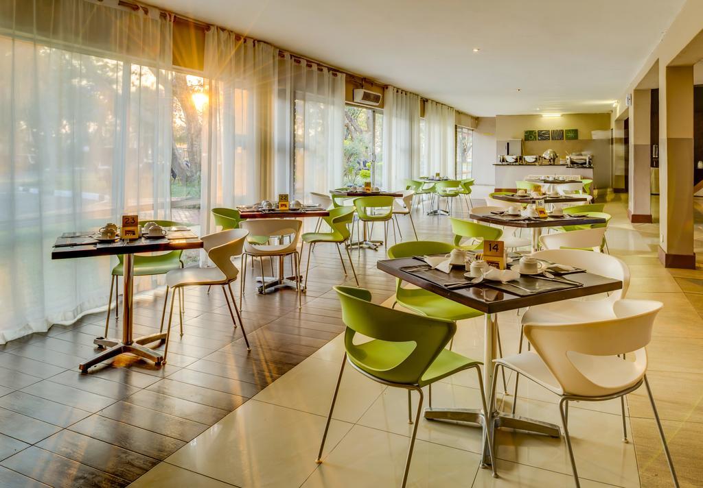 Kadoma Hotel & Conference Centre Экстерьер фото