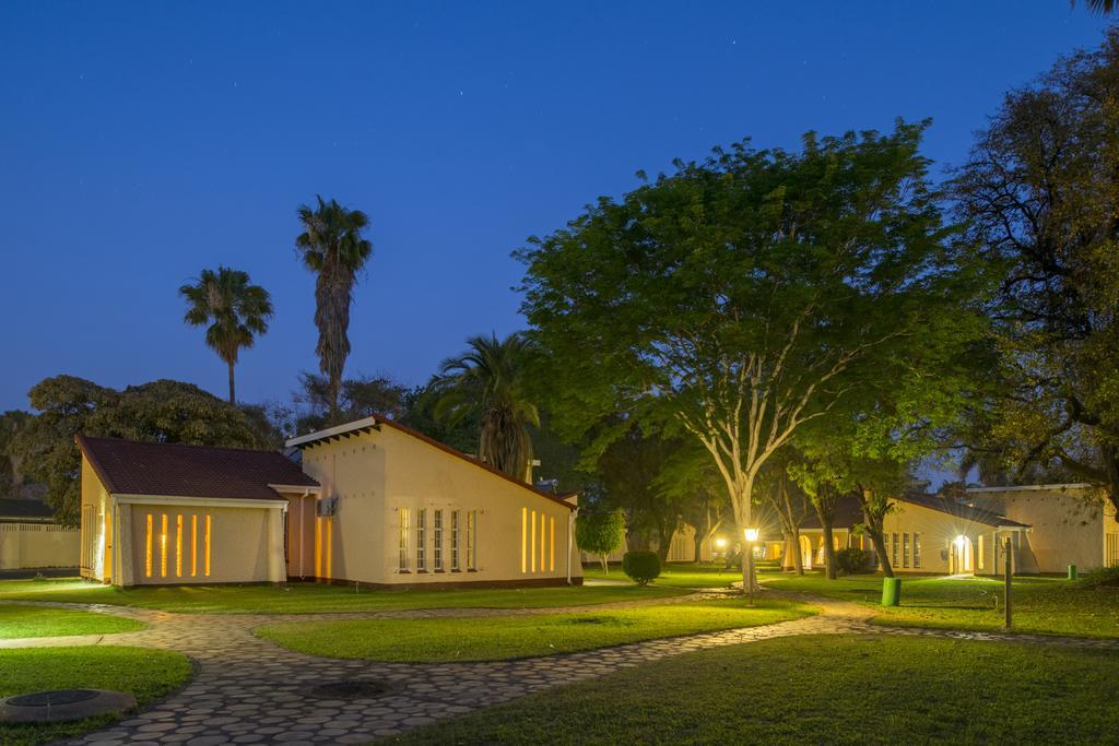 Kadoma Hotel & Conference Centre Экстерьер фото