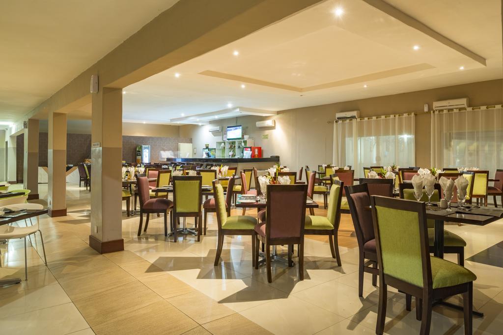 Kadoma Hotel & Conference Centre Экстерьер фото